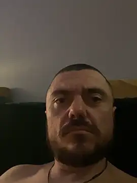 Snapshot of Guttt888 chatting on 7, 4, 2026 Guttt888 online show from 7, 4, 2026