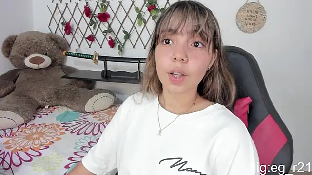 Snapshot of emma_grays2 chatting on 14, 10, 2025 emma grays2 online show from 14, 10, 2025