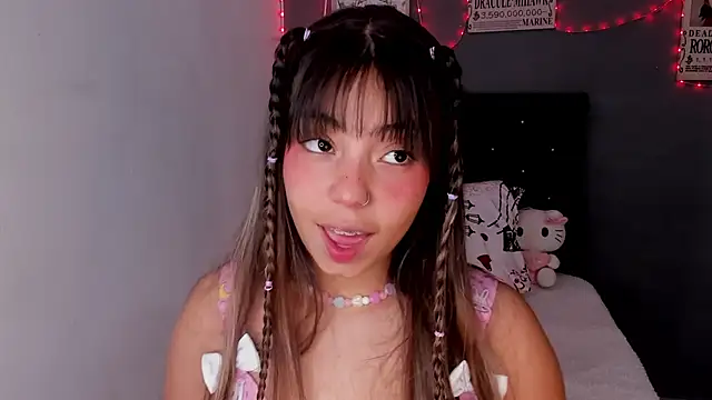 Snapshot of emma_grays2 chatting on 12, 7, 2026 emma grays2 online show from 12, 7, 2026