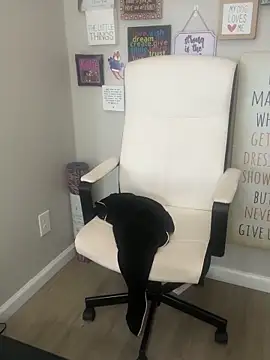 Juicystorm online show from 10, 4, 2026