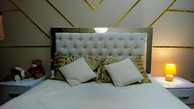 BeatriceAddams online show from 22, 9, 2025