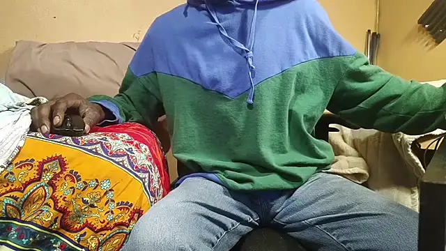 EYEzIAM online show from 11, 10, 2025