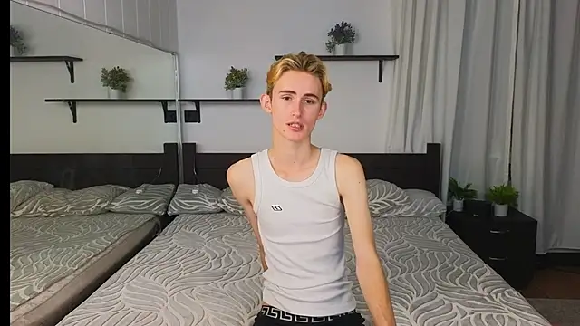 tommy XXX online show from 23, 9, 2025