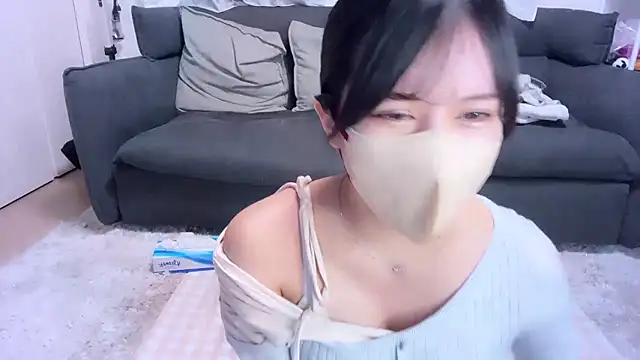 moemilk online show from 8, 11, 2025