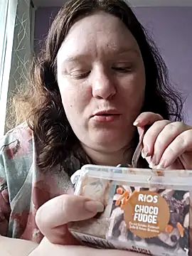 Feuchtekitty92xh online show from 19, 9, 2025