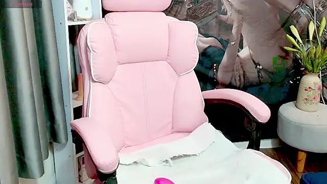 Cindy Cutiegirl online show from 5, 11, 2025