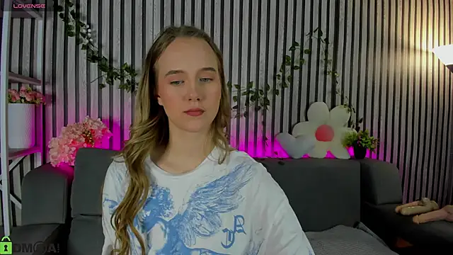 Casey Sweeet online show from 3, 3, 2026