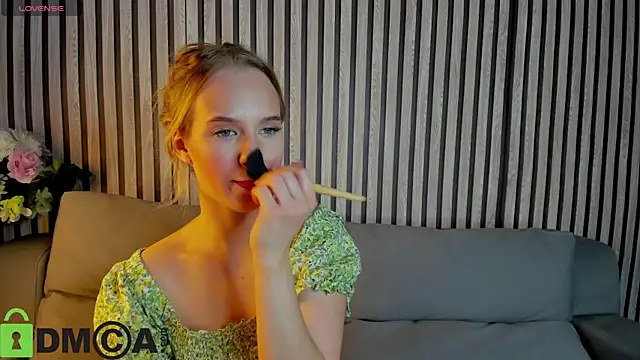 Snapshot of Casey_Sweeet chatting on 21, 10, 2025 Casey Sweeet online show from 21, 10, 2025