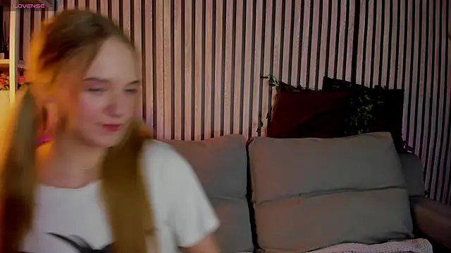 Casey Sweeet online show from 18, 4, 2026