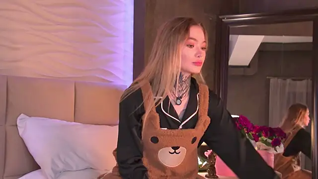 AriWild online show from 28, 11, 2025