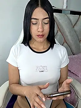 Snapshot of isabela_l chatting on 15, 5, 2026 isabela l online show from 15, 5, 2026