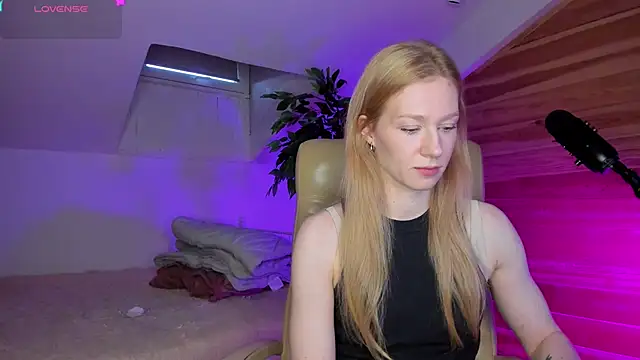 AuroraShoww online show from 22, 11, 2025