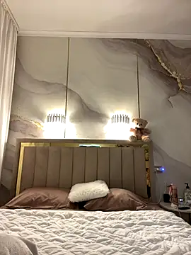 TiffaNoel online show from 15, 12, 2025