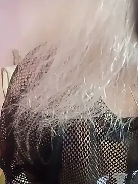 SquirtMilf00 online show from 7, 7, 2026