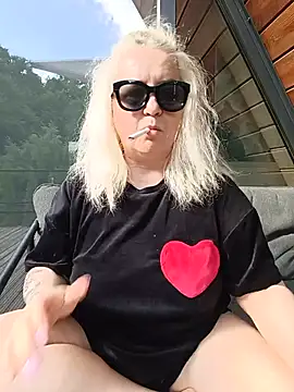 SquirtMilf00 online show from 8, 7, 2026