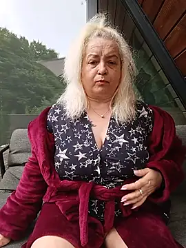 SquirtMilf00 online show from 11, 7, 2026