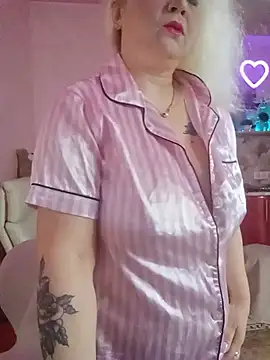 SquirtMilf00 online show from 6, 7, 2026