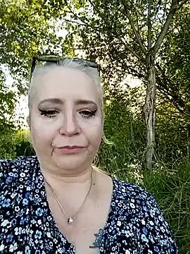 SquirtMilf00 online show from 21, 6, 2026