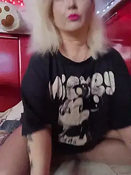 SquirtMilf00 online show from 12, 4, 2026