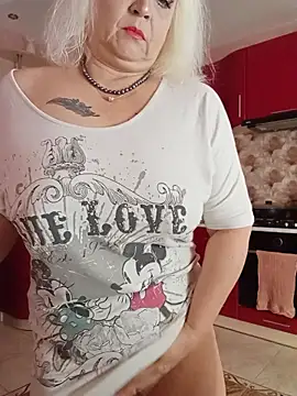 SquirtMilf00 online show from 24, 9, 2025