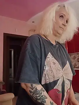 SquirtMilf00 online show from 23, 9, 2025