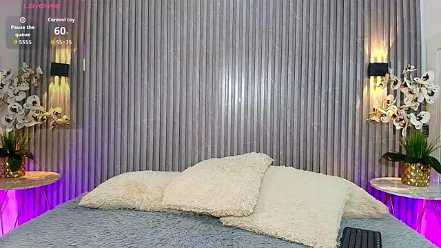 SOPHICOLLINS online show from 2, 10, 2025