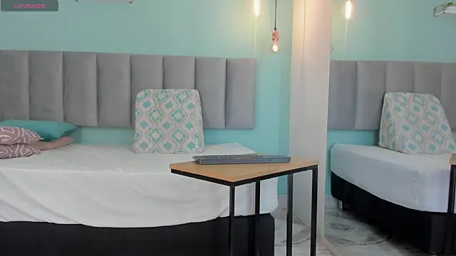 Snapshot of genesis4u chatting on 14, 11, 2025 genesis4u online show from 14, 11, 2025