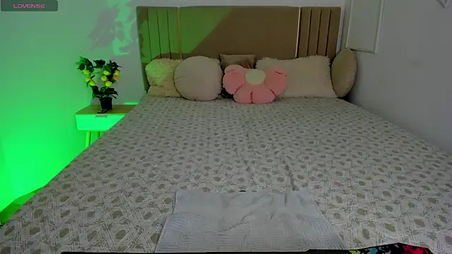 Erika bestboobs online show from 26, 4, 2026
