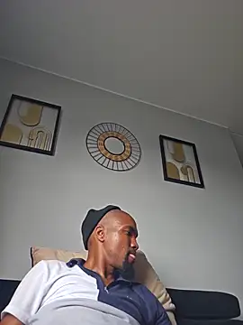 Snapshot of mojaymort chatting on 10, 9, 2025 mojaymort online show from 10, 9, 2025