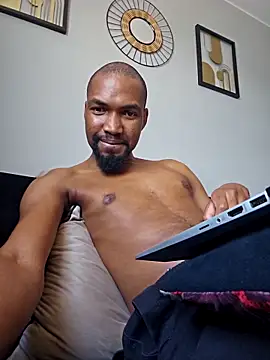 Snapshot of mojaymort chatting on 13, 10, 2025 mojaymort online show from 13, 10, 2025