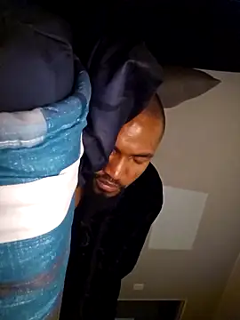 Snapshot of mojaymort chatting on 13, 10, 2025 mojaymort online show from 13, 10, 2025