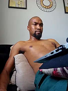 Snapshot of mojaymort chatting on 17, 10, 2025 mojaymort online show from 17, 10, 2025