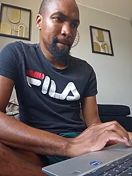 Snapshot of mojaymort chatting on 15, 10, 2025 mojaymort online show from 15, 10, 2025