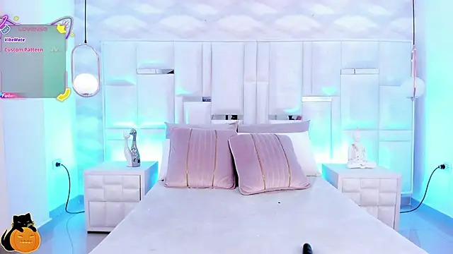 Im Molly Angel online show from 10, 10, 2025