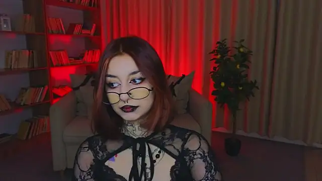 Snapshot of Mistress__Marcelline chatting on 25, 6, 2026 Mistress Marcelline online show from 25, 6, 2026