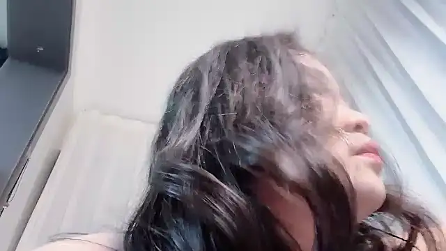 B-Yaya online show from 22, 4, 2026