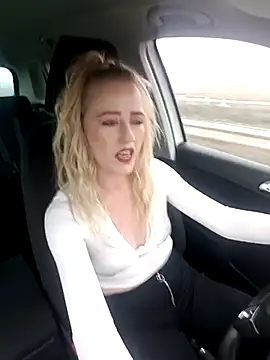 DeeA Blondy online show from 7, 1, 2026