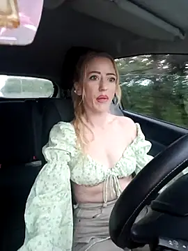 DeeA Blondy online show from 7, 10, 2025