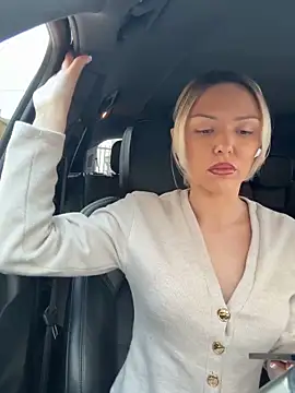 lolableux online show from 24, 3, 2026