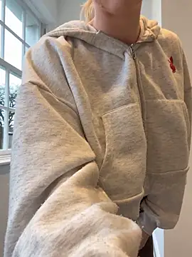 Snapshot of lolableux chatting on 1, 2, 2026 lolableux online show from 1, 2, 2026