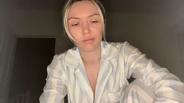 Snapshot of lolableux chatting on 9, 2, 2026 lolableux online show from 9, 2, 2026