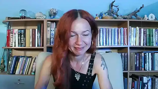 Foxilady357 online show from 4, 7, 2026