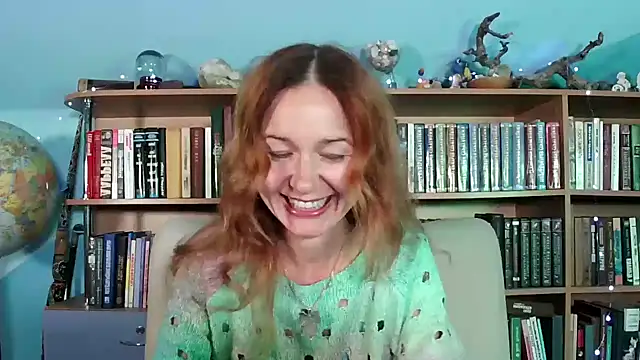 Foxilady357 online show from 15, 10, 2025