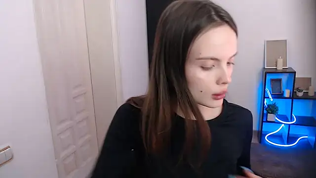 Ariella ari online show from 18, 12, 2025