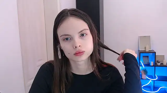 Ariella ari online show from 17, 12, 2025