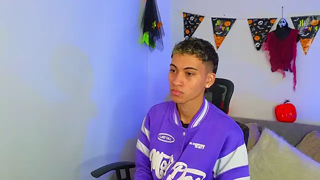 yulian vasquez online show from 30, 10, 2025