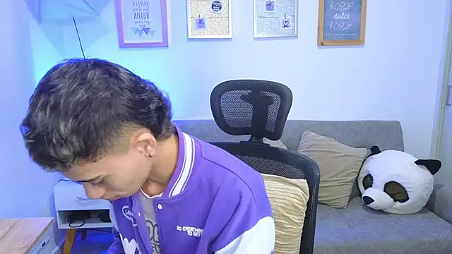 yulian vasquez online show from 27, 11, 2025