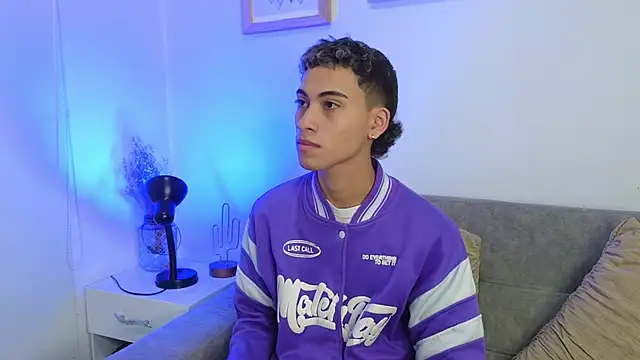 yulian vasquez online show from 1, 12, 2025