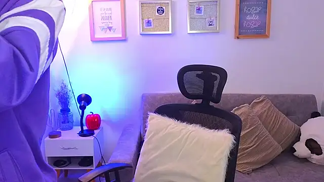 yulian vasquez online show from 7, 11, 2025