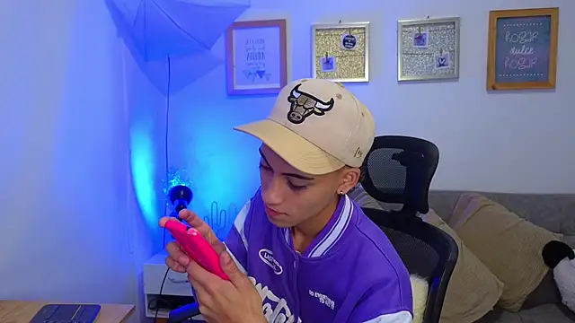 yulian vasquez online show from 22, 11, 2025